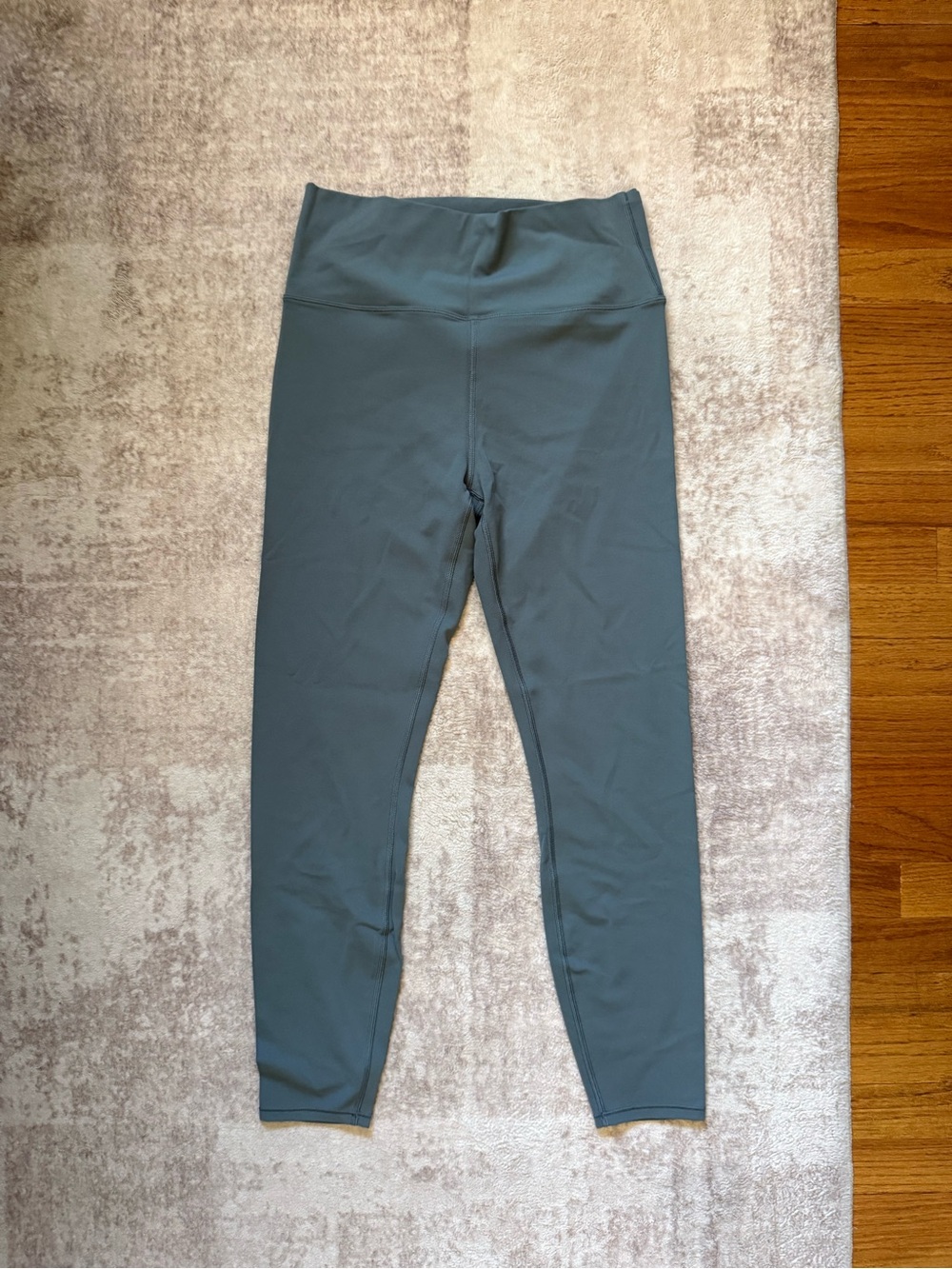 Vuori High-Waisted Ankle Cut Leggings